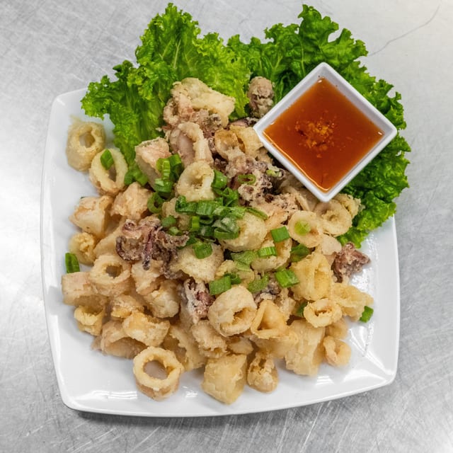 Calamari / หมึกทอด.