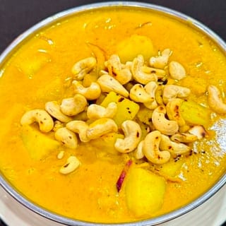 38. Yellow Curry Chicken with Rice