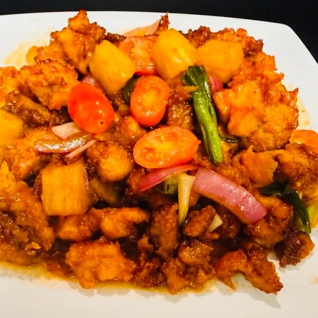 1. Pad Piew Wan Crispy Chicken with Rice.