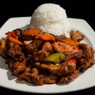 Pad Prik Pow Crispy Chicken with Rice / ข้าวราดไก่กรอบพริกเผา