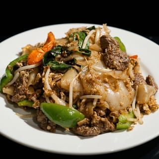 Pad Kee Mao with Beef / ผัดขี้เมาเนื้อ